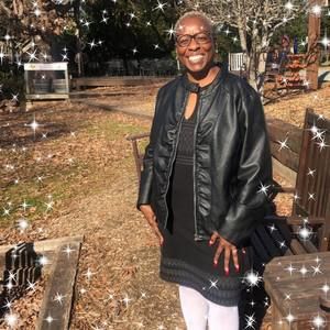 Meet your Posher, Dee